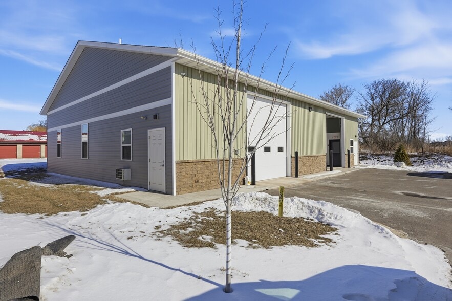 More Photos Of 6580 Lake Rd, Windsor Warehouse For Sale