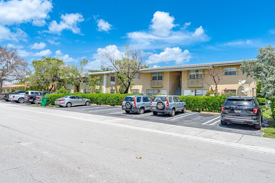 More Photos Of 7523-7525 NW 44th Ct, Coral Springs Apartments For Sale