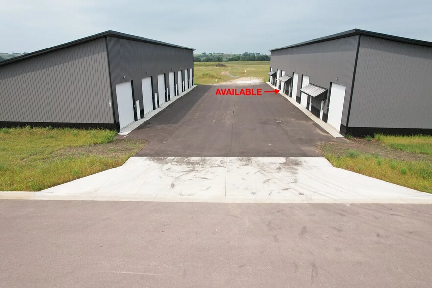 More Photos Of 308 N Heritage Rd, Brandon Warehouse For Sale