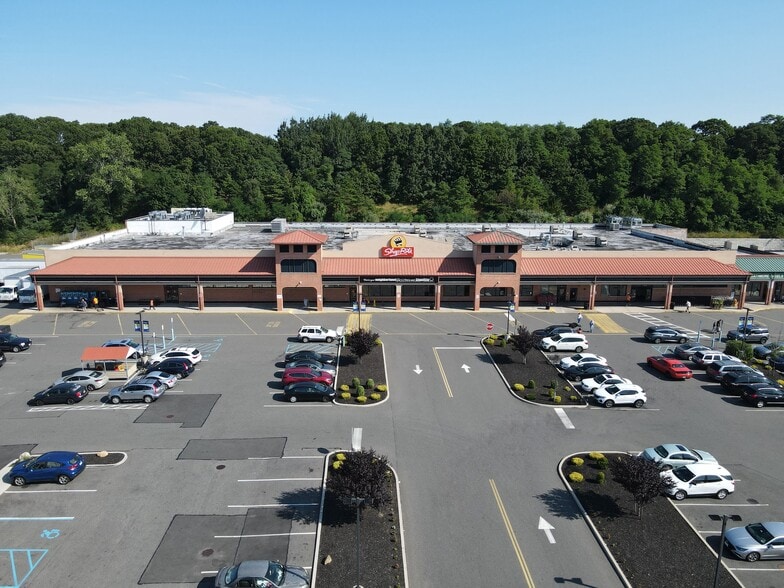 More Photos Of 601 Portion Rd, Ronkonkoma Unknown For Lease