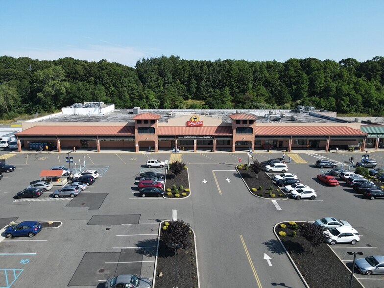 More Photos Of 601 Portion Rd, Ronkonkoma Unknown For Lease