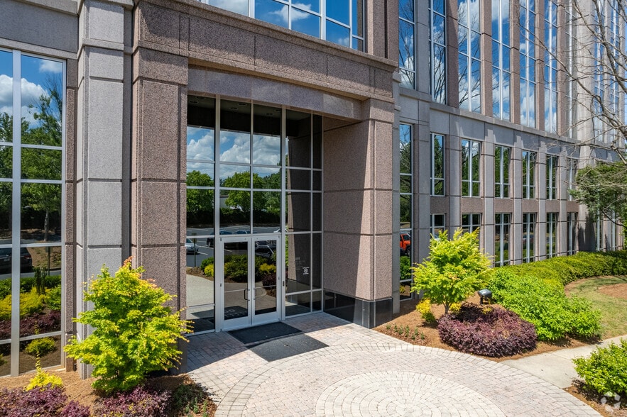 More Photos Of 3095 Satellite Blvd, Duluth Unknown For Lease