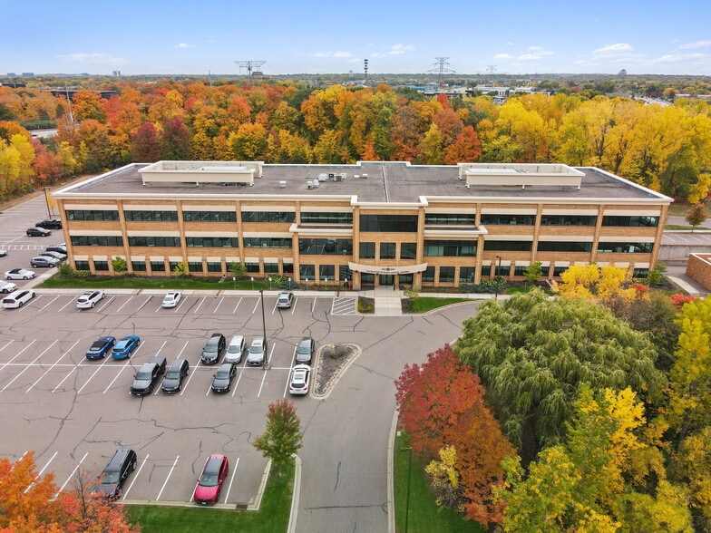 More Photos Of 3300 Fernbrook Ln N, Plymouth Office For Lease