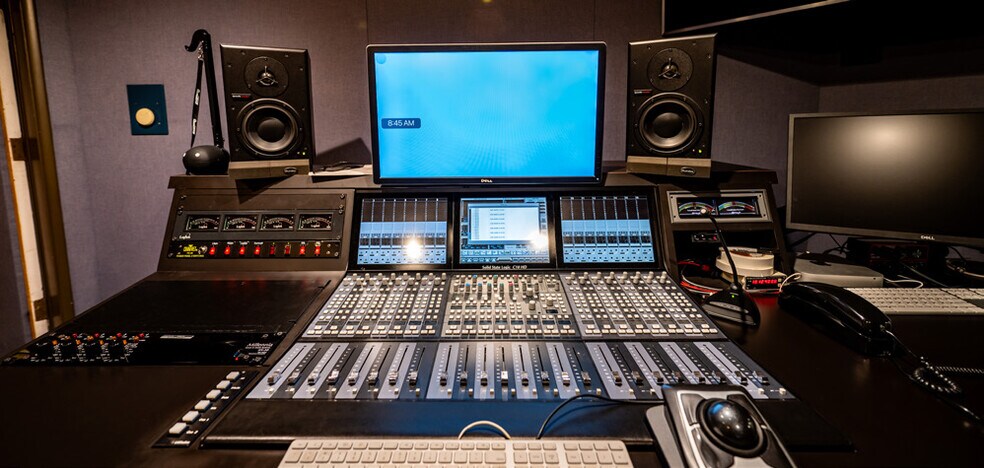 More Photos Of 3449–3453 Cahuenga Blvd W, Los Angeles Movie Radio TVStudio For Sale