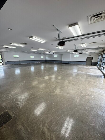More Photos Of 9474 Lapeer Rd, Davison Freestanding For Lease