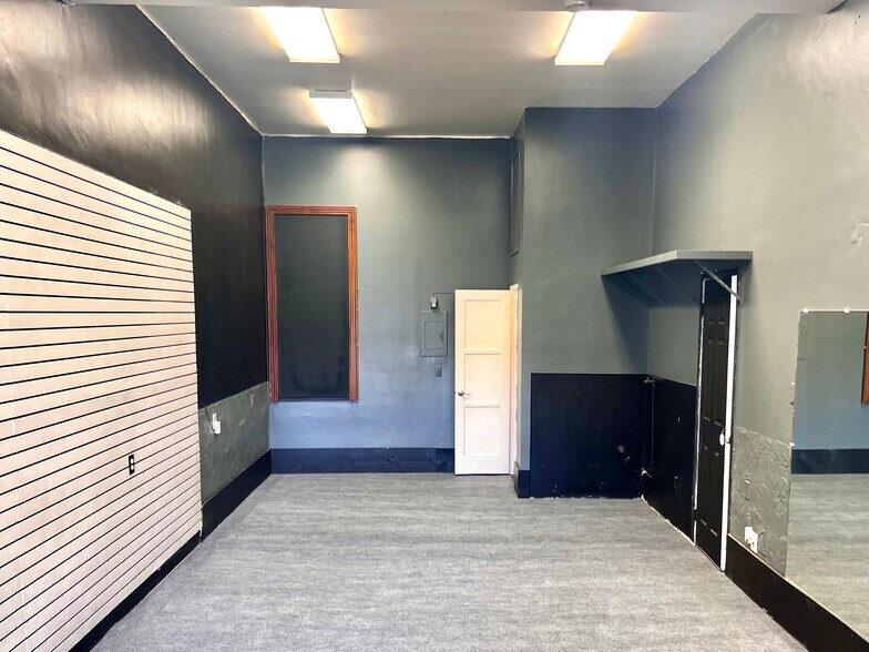 More Photos Of 10443-10445 Magnolia Blvd, North Hollywood Office Residential For Sale