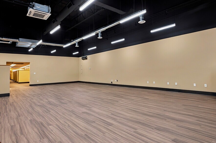More Photos Of 2701 Crimson Canyon Dr, Las Vegas Light Manufacturing For Sale
