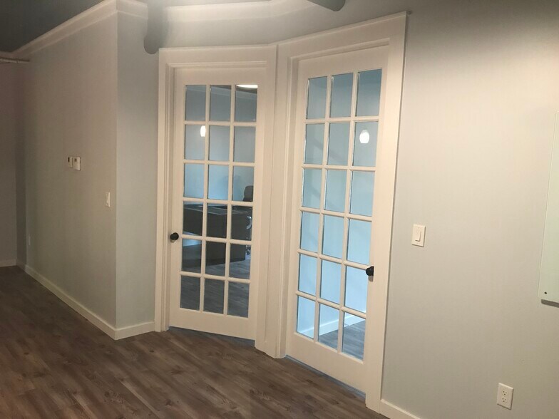 More Photos Of 2050 W County Highway 30A, Santa Rosa Beach Loft Creative Space For Sale