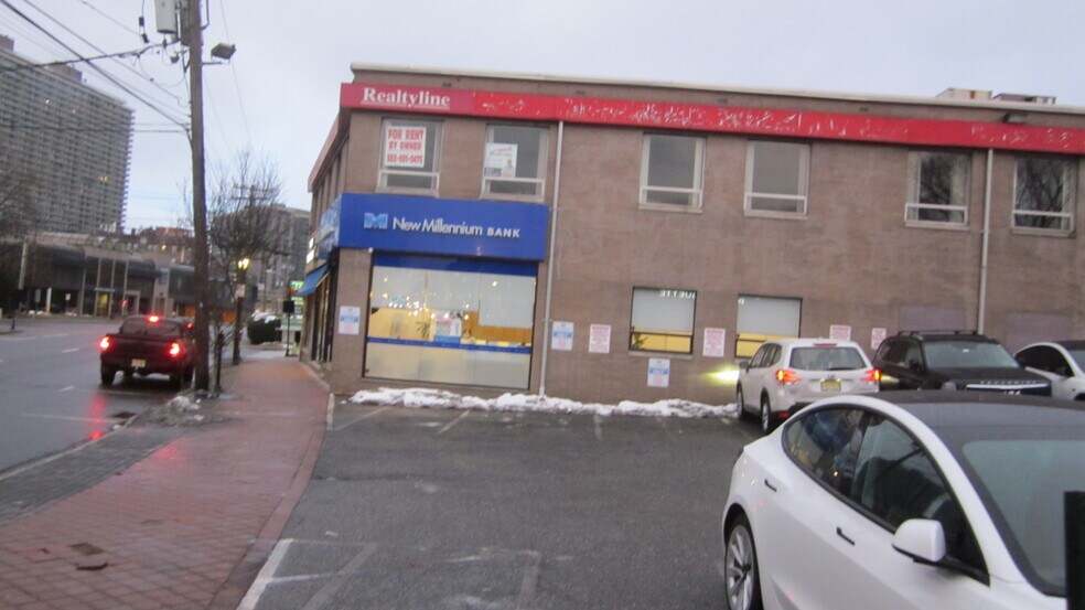 More Photos Of 1625 Lemoine Ave, Fort Lee Storefront Retail Office For Lease