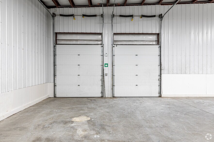 More Photos Of 299 Industrial Ln, Torrington Distribution For Lease