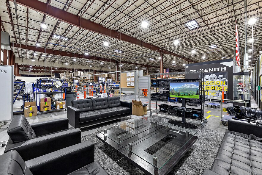 More Photos Of 4333-4335 W Fort St, Detroit Distribution For Lease
