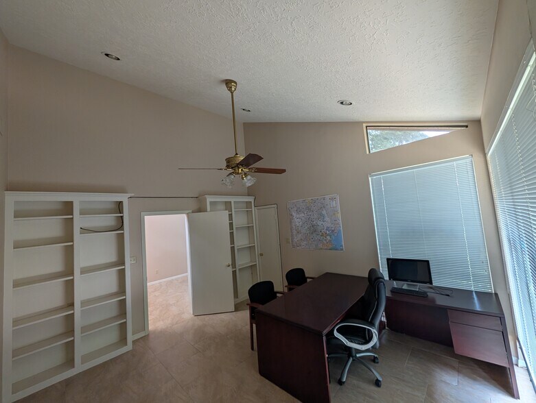 More Photos Of 14343 Torrey Chase Blvd, Houston Office For Sale