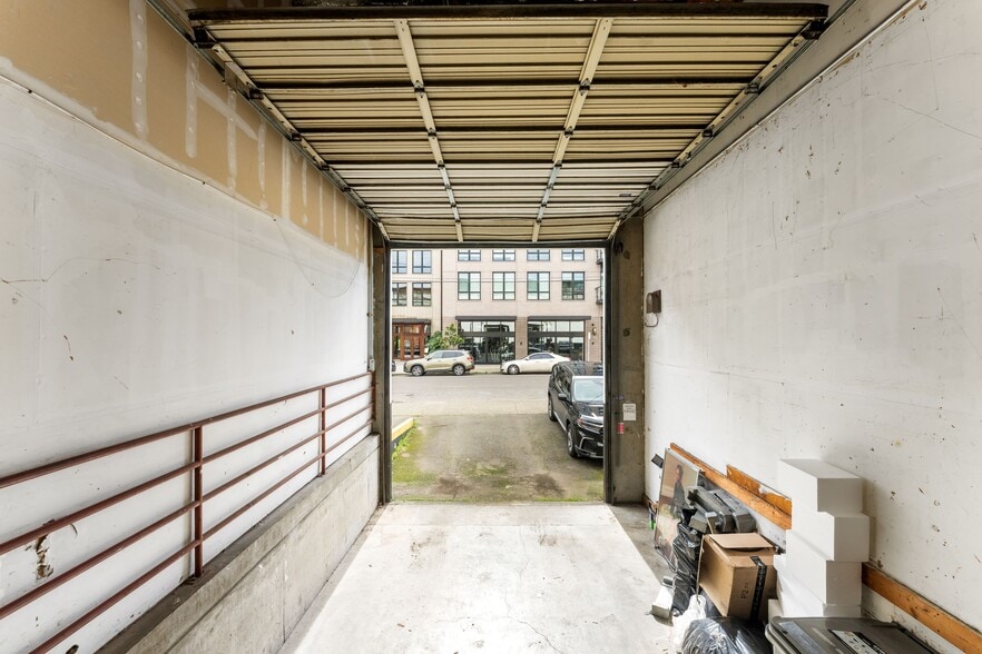 More Photos Of 2237-2249 NW Raleigh St, Portland Warehouse For Sale