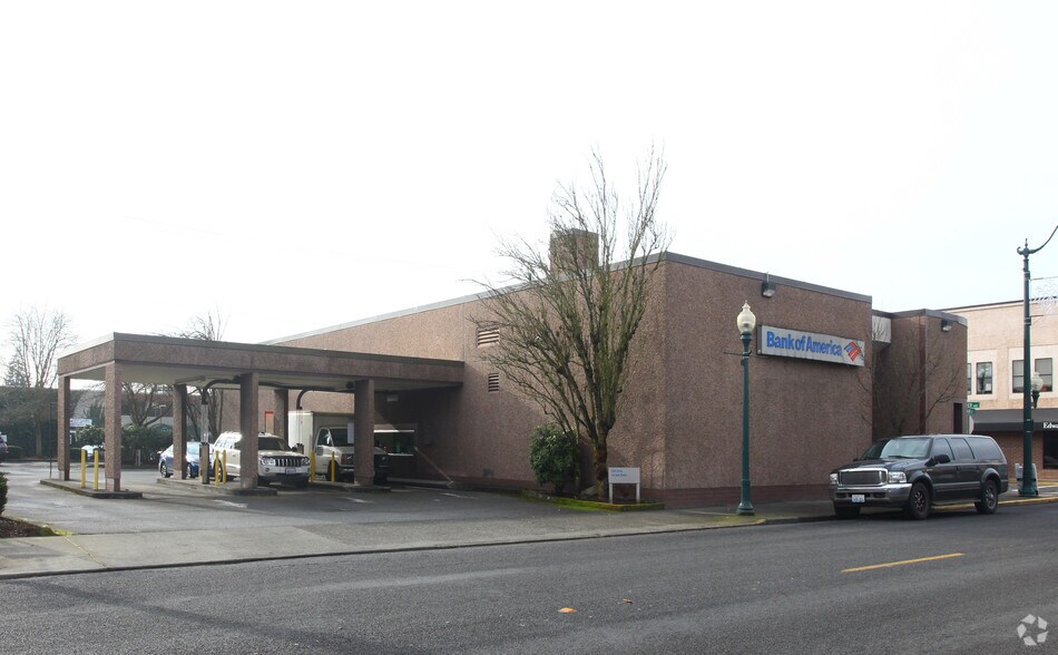 More Photos Of 921 Alder Ave, Sumner Bank For Lease
