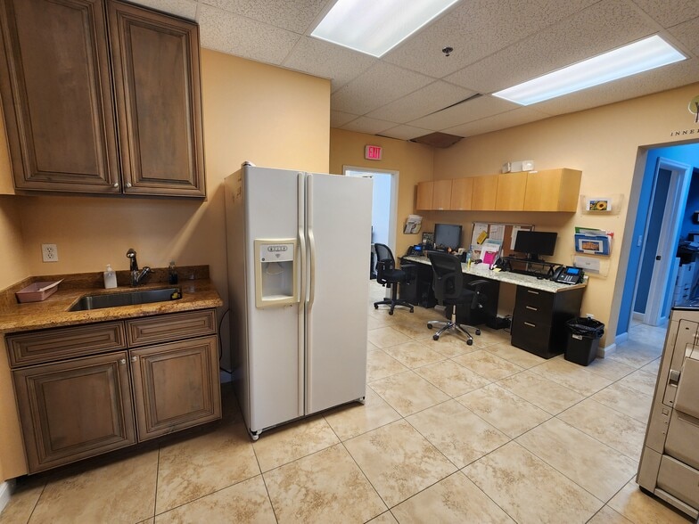 More Photos Of 301 E Ocean Ave, Lantana Office For Lease