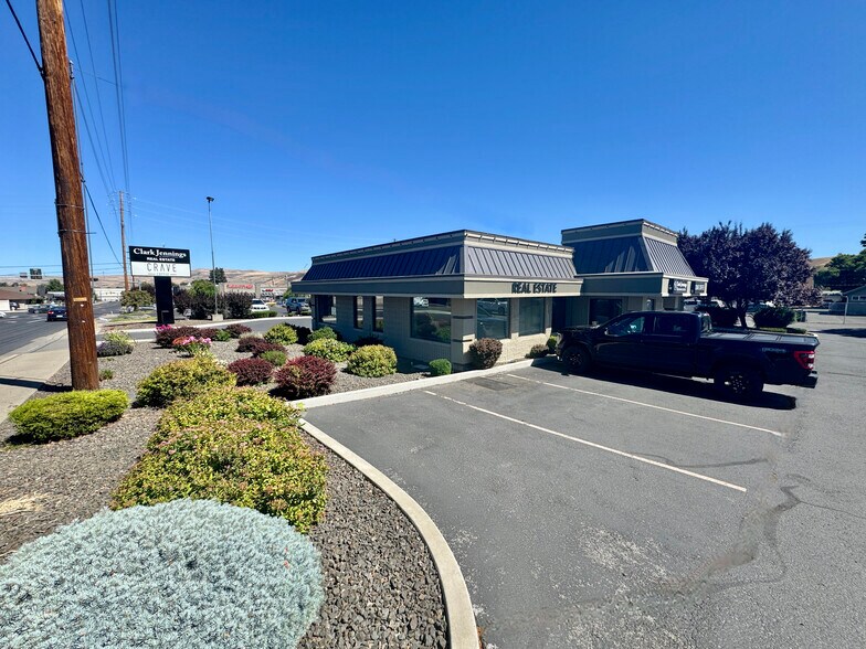 More Photos Of 108 W Fremont Ave, Selah Bank For Sale