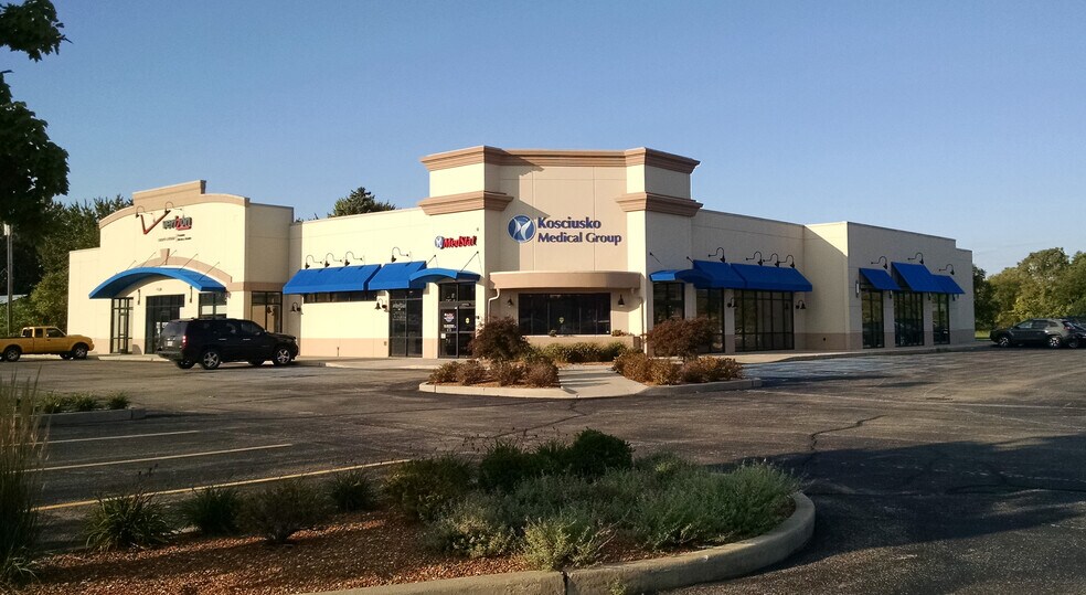 More Photos Of 107 W Pickwick Dr, Syracuse Storefront Retail Office For Lease