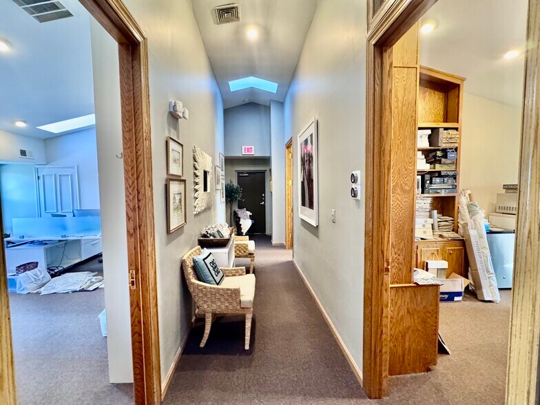 More Photos Of 10130-10134 Colvin Run Rd, Great Falls Office For Sale