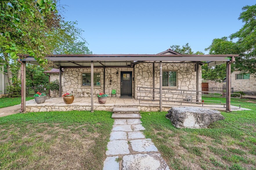 More Photos Of 405 W Main St, Round Rock Daycare Center For Lease