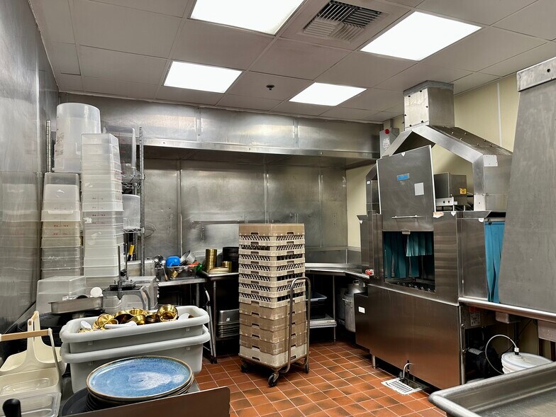 More Photos Of 2041 Rosecrans Ave, El Segundo Office For Lease