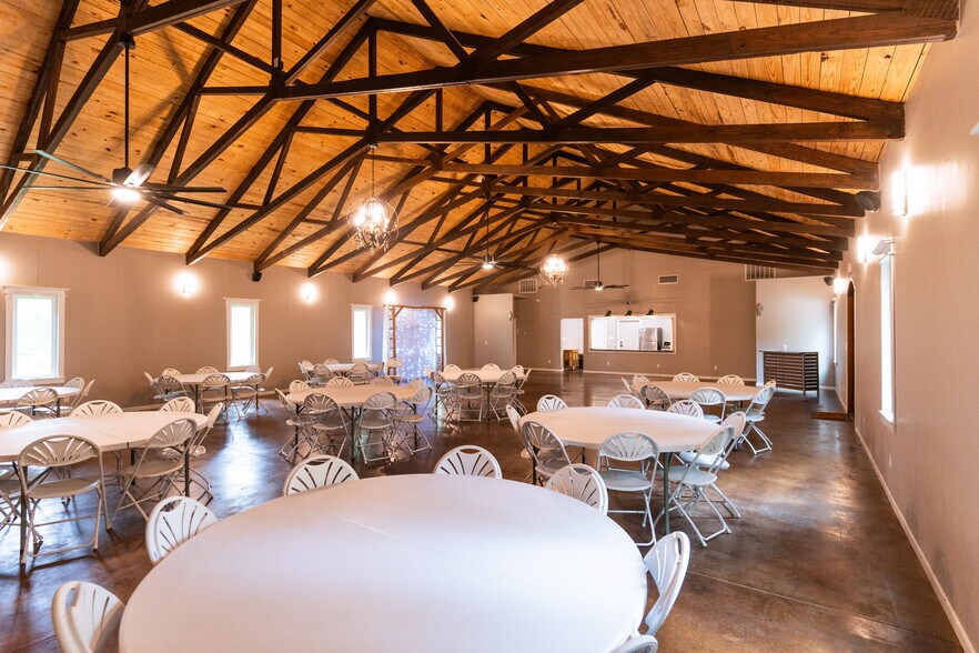 More Photos Of 387 A County Road 218, Corinth General Retail For Sale