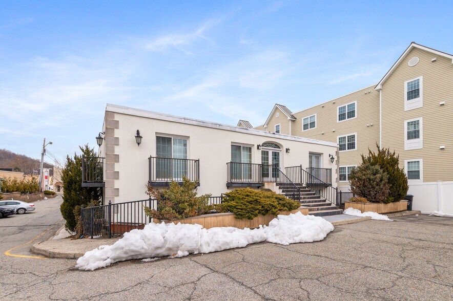 More Photos Of 267 Main St, Nyack General Retail For Sale