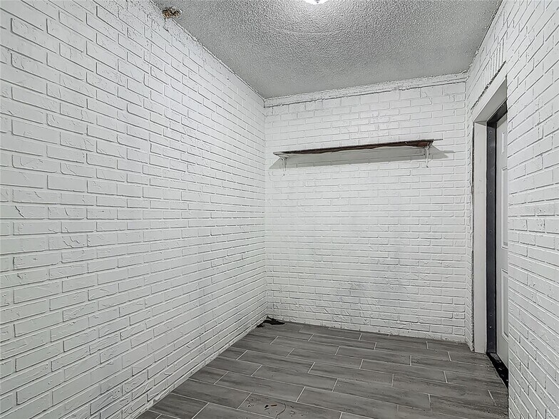 More Photos Of 547 N Ridgewood Ave, Daytona Beach Office For Lease