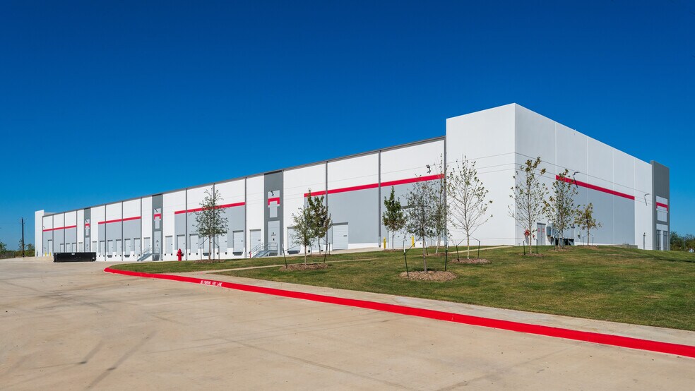 More Photos Of 6907 Lancer Blvd, San Antonio Unknown For Lease