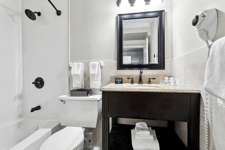 More Photos Of 3400 Service Rd, Metairie Hotel For Sale