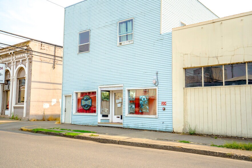 More Photos Of 54 W Sherman St, Lebanon Storefront For Sale