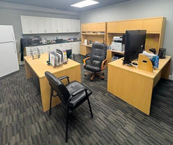 More Photos Of 4820 Park Blvd N, Pinellas Park Medical For Lease