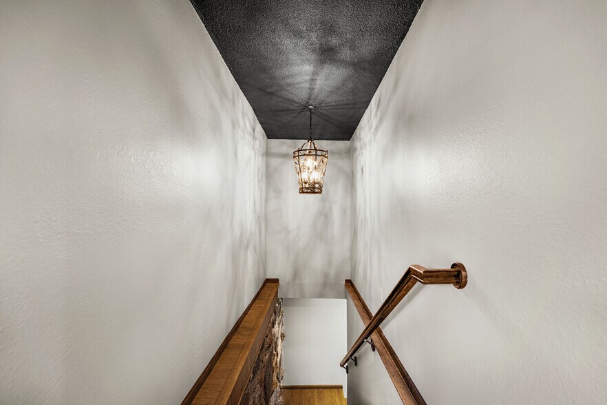 More Photos Of 2079 State Road Y, Linn Creek Restaurant For Sale