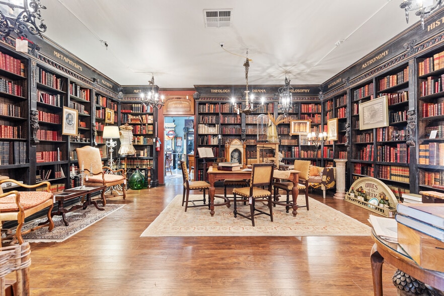 More Photos Of 100 Riveredge Dr, Dallas Warehouse For Sale