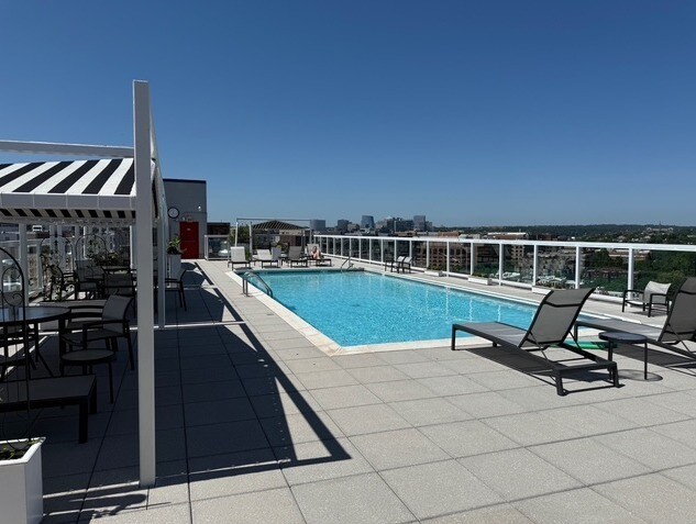 More Photos Of 1330 New Hampshire Ave NW, Washington Apartments For Lease