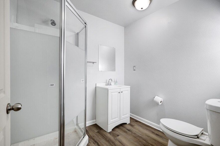 More Photos Of 1016 E Borgfeld Dr, San Antonio Flex For Sale