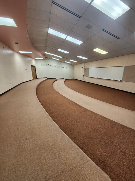 More Photos Of 14733 Main St, Moores Hill Flex For Sale