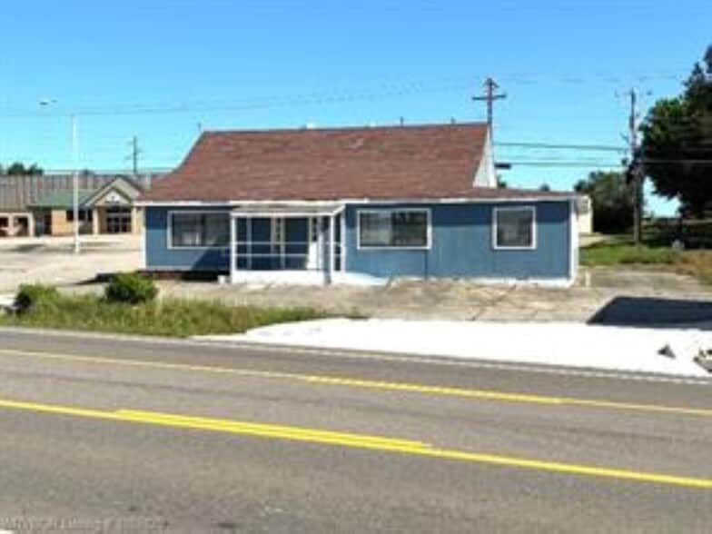 Primary Photo Of 1908 W Commercial St, Ozark Fast Food For Sale