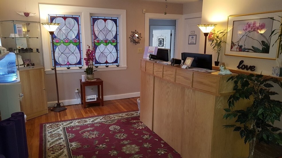 More Photos Of 83 Boston Post Rd, Waterford Office For Sale
