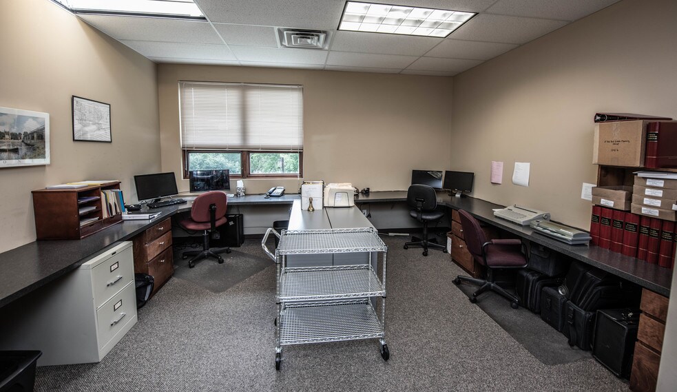 More Photos Of 4450 Erin Dr, Eagan Medical For Lease