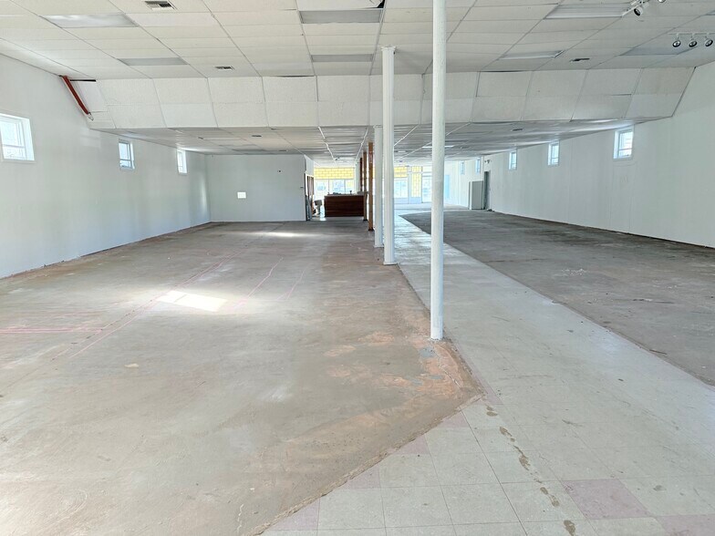 More Photos Of 577 Medford Ave, Patchogue Industrial For Sale