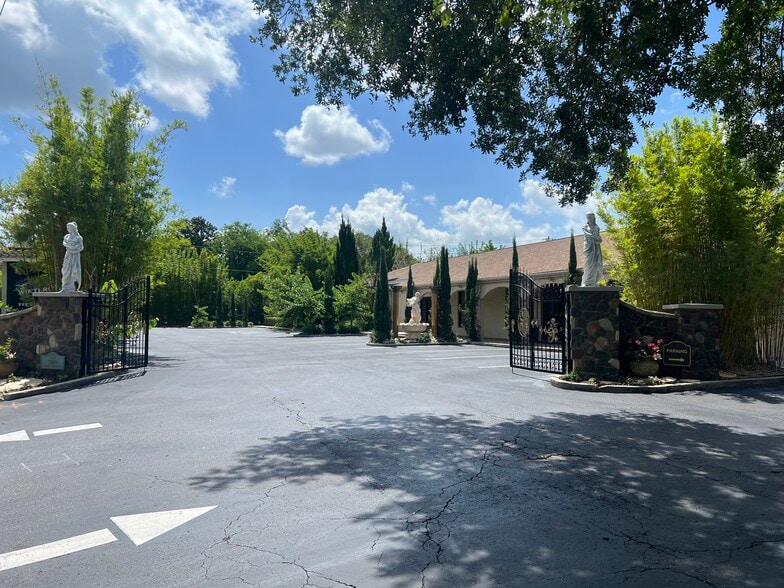 Primary Photo Of 2950 Aloma Ave, Winter Park Storefront Retail Office For Lease