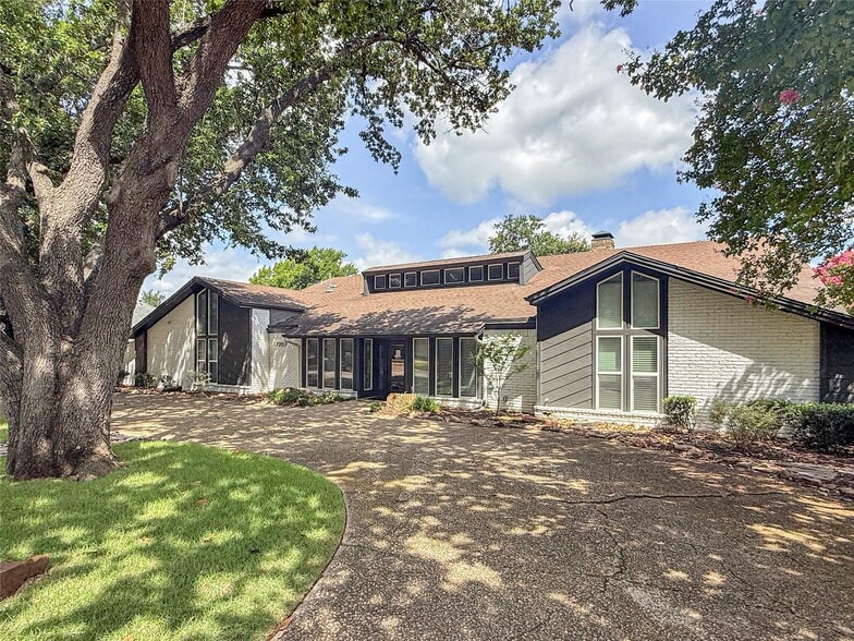 Primary Photo Of 17207 Graystone Dr, Dallas Assisted Living For Sale