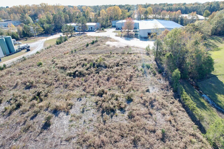 More Photos Of 16 Geneva Ct, Greenville Warehouse For Lease