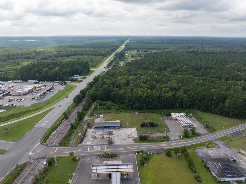 More Photos Of 5 Lane St, Yemassee Storefront For Lease