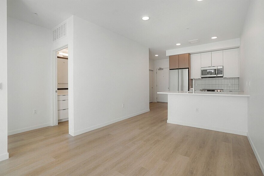 More Photos Of 1040 Santa Fe Dr, Denver Apartments For Lease