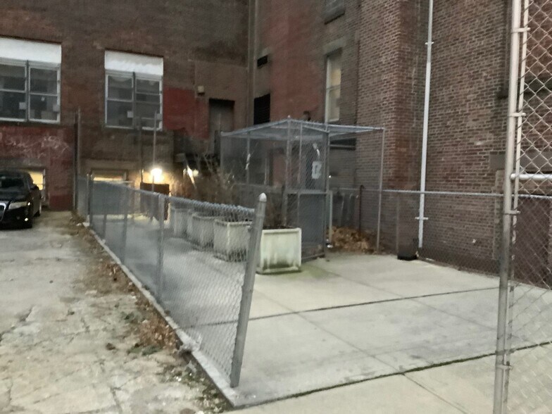 More Photos Of 19 Rogers Ave, Brooklyn Office For Lease