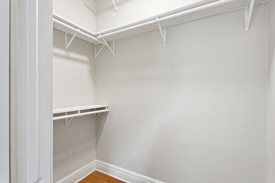 More Photos Of 916 Bromley Rd, Charlotte Apartments For Sale
