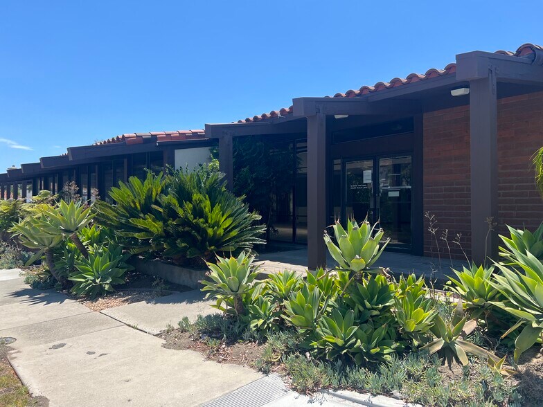More Photos Of 811-897 Silver Spur Rd, Rolling Hills Estates Unknown For Lease
