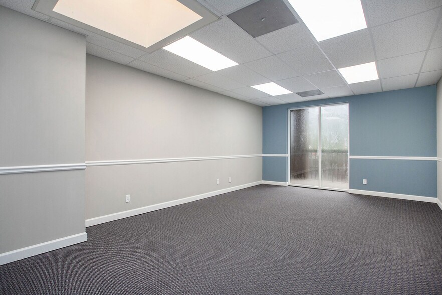 More Photos Of 5300 Memorial Dr, Stone Mountain Office For Lease