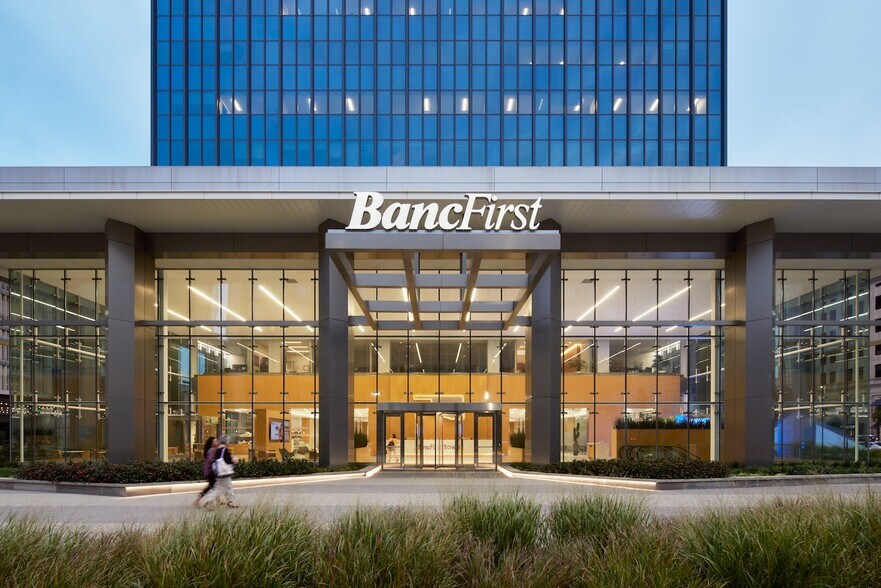 More Photos Of 100 N Broadway Ave, Oklahoma City Office For Lease